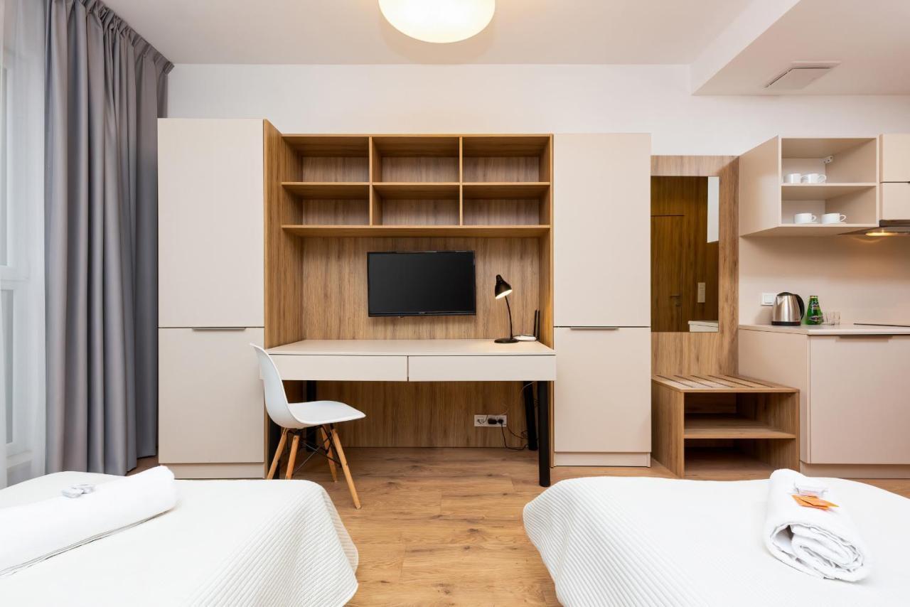 Wolska Residence Apartments With Parking By Noclegi Renters Warsaw Exterior photo
